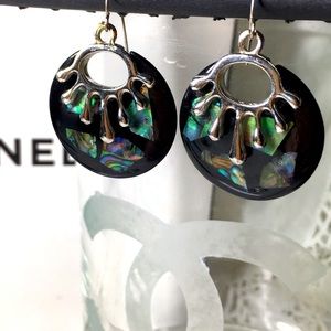 🖤abalone💕 epoxy finish earrings